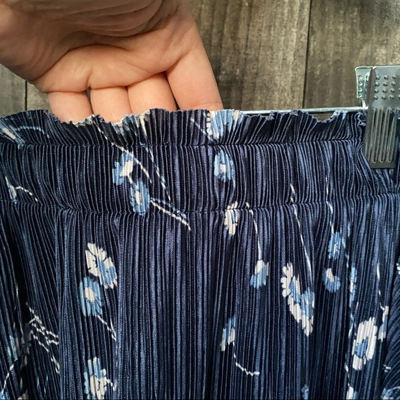 Lauren Conrad Blouse - Picture 7 of 7